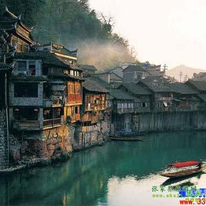 【長(zhǎng)沙往返路線1】張家界、鳳凰古城、天子山、黃龍洞三晚四日游