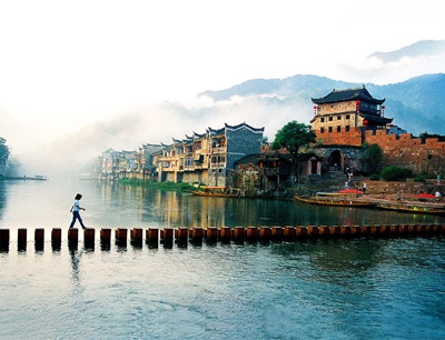 長沙往返A(chǔ)9線：鳳凰古城、德夯苗寨、矮寨吊索橋品質(zhì)純玩兩日游